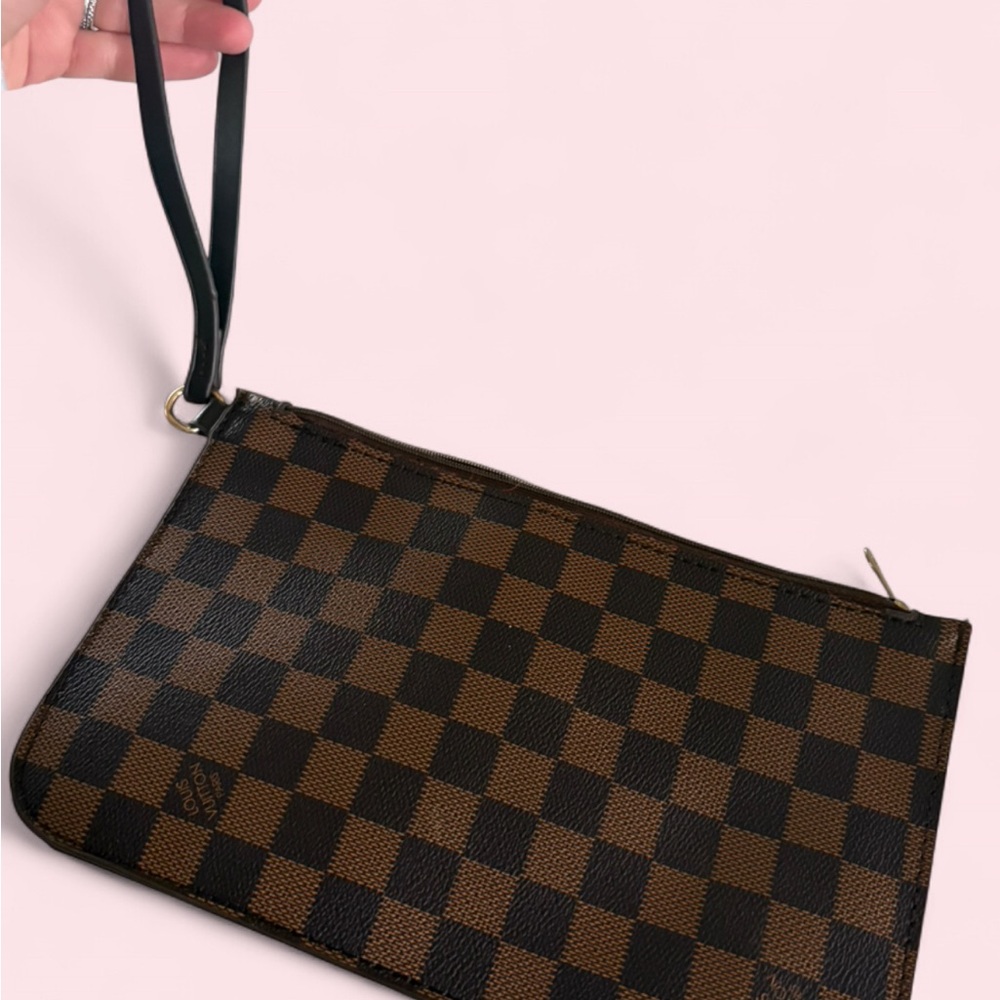 Checkered Brown Wristlet Clutch - Brown/Black